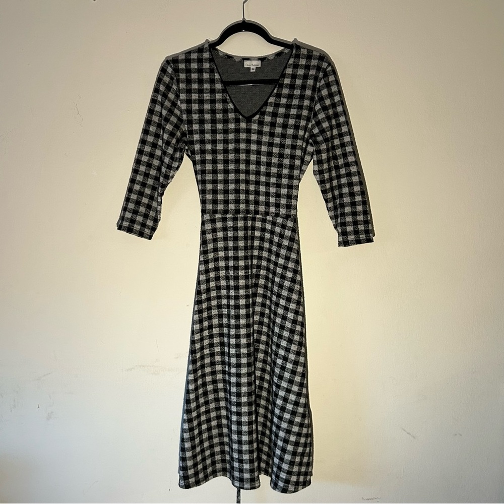 V-neck midi dress in grey check